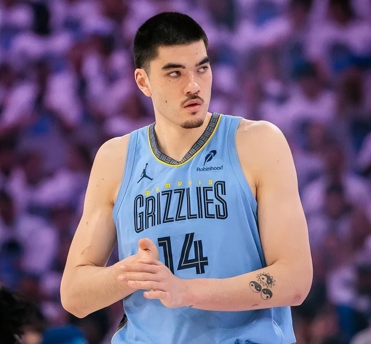 开云体育app-篮网队大将受伤，球队再次陷入伤病困扰的简单介绍